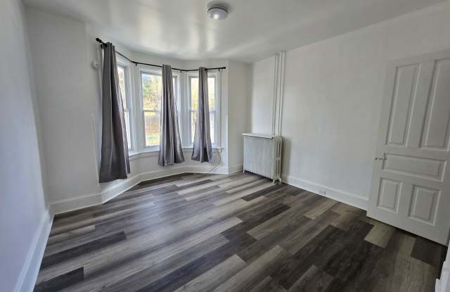 1512 Centre Avenue - 2