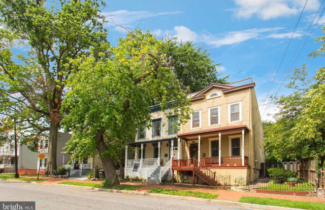 Photo of 2217 14TH Street SE