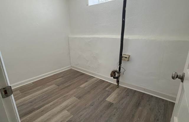 112 Woodward (Sandy McFiddish)