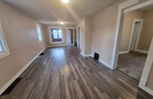 Two Bedroom, One Bathroom Home with Washer/Dryer!