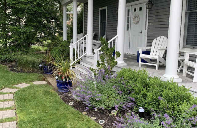 711 Mount Place