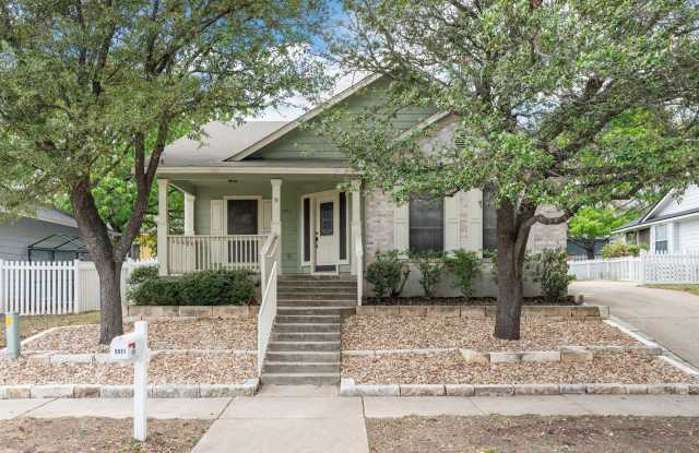 Single-Story 3 bedroom with massive garage space - Available now!