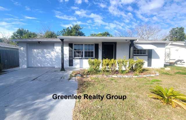 Cute 3/1/1 off regency park! Tile throughout- Dog Friendly!