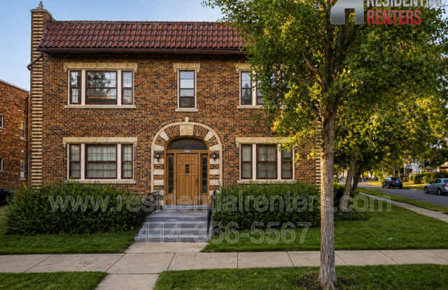 3047 S Howell Avenue