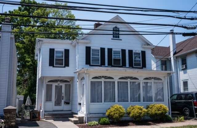 307 Monroe St
