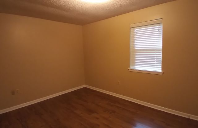 3/1, 1122 sqft. Home w/fenced yard for Lease @ 19 Hartwell Pl., Searcy ($1235)