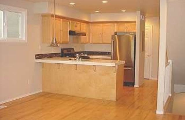 5626 University Way Ne A Seattle Wa Apartments For Rent