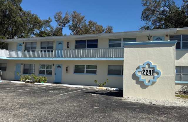 Photo of 2241 Euclid Ave Apt 4