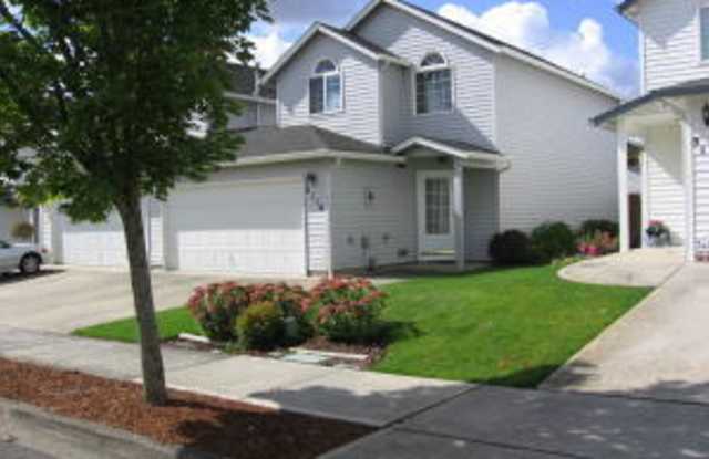 AVAILALBE NOW - Two Bedroom and Two Bath Duplex Unit in Bolton Estates