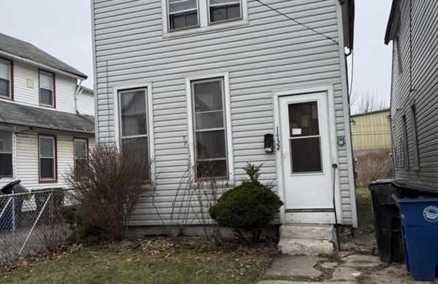 1423 East 33rd Street