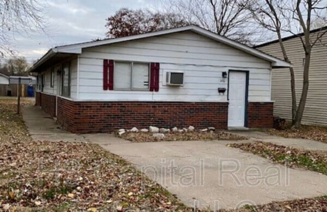 208 W Thomas St - 208 West Thomas Street, Roxana, IL 62084