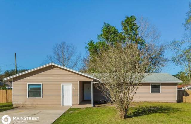 301 Highland Avenue - 301 Highland Avenue, Green Cove Springs, FL 32043