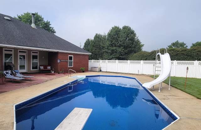 1748 Whippoorwill Ct