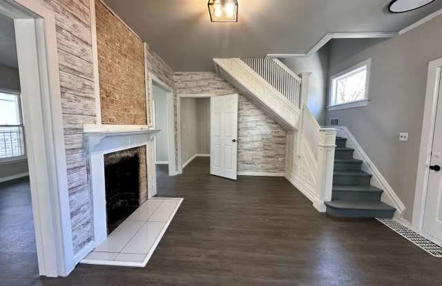 Five Bedroom House Available in Battle Creek