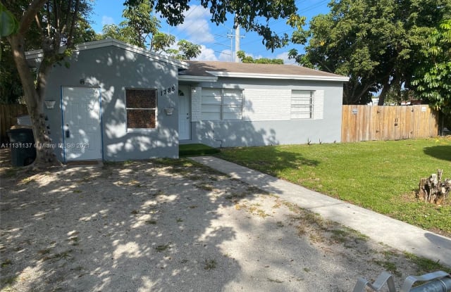 1385 NE 129th St - 1385 NE 129th St, North Miami, FL 33161