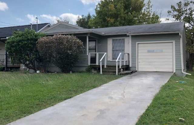 3103 Poplar-House