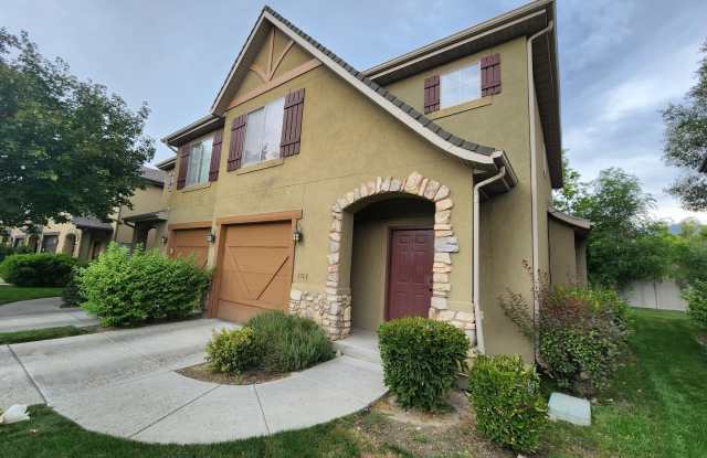 Photo of ELF PRICED! 3 bd. 2.5 bath Luxury Townhome!