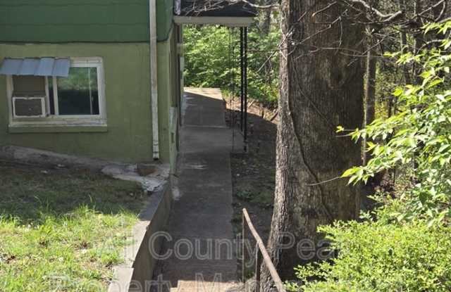 107 Hollyberry lane