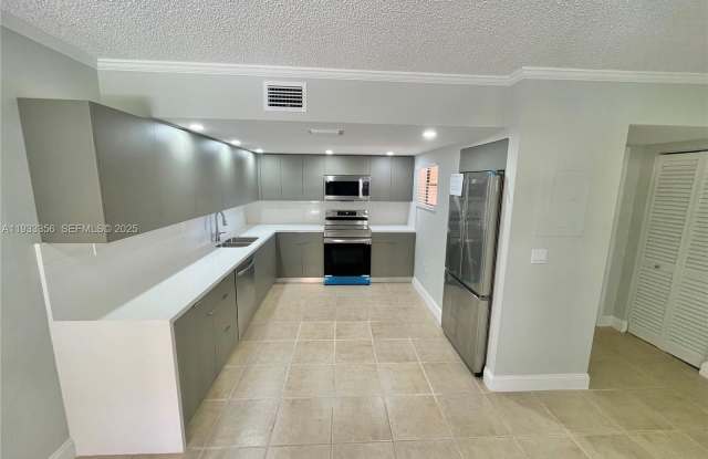 Photo of 10897 NW 7th St