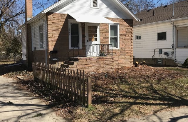 1815 Beal Ave - 1815 Beal Avenue, Lansing, MI 48910