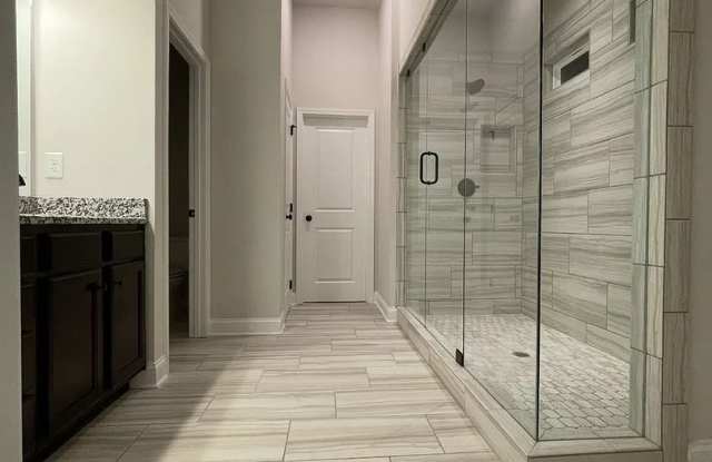 Room in 4 Bedroom Home at Br Crk Cv