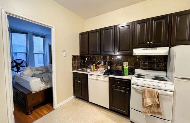 Updated 1 bedroom in Back Bay - 483 Beacon Street, Boston, MA 02115