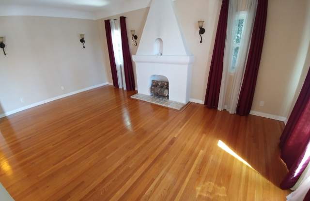 Gorgeous and Spacious 3-Bedroom 2-Bath home with Built-In BBQ, Garage, Hardwood Floors  Yard! MOVE-IN SPECIAL!! HALF OFF FIRST MONTH'S RENT!