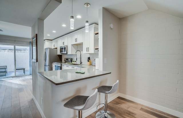 4848 North Woodmere Fairway