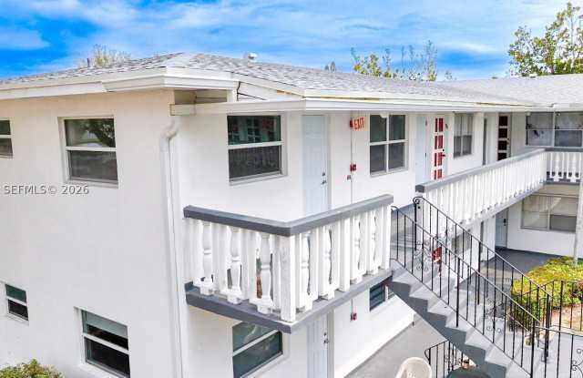 2458 Polk St