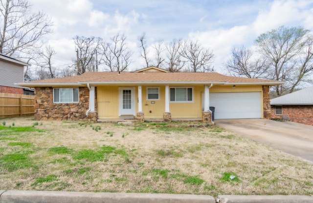 Bright and clean 3 bedroom home! - 4328 South 27th West Avenue, Tulsa, OK 74107