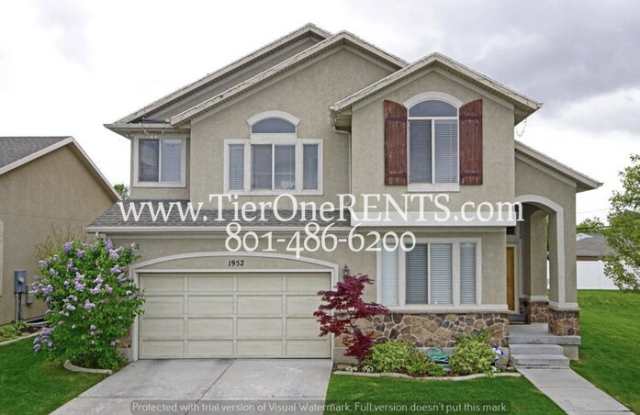 1952 East Meadow Downs Way