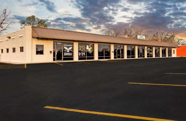 1725 S Austin Avenue