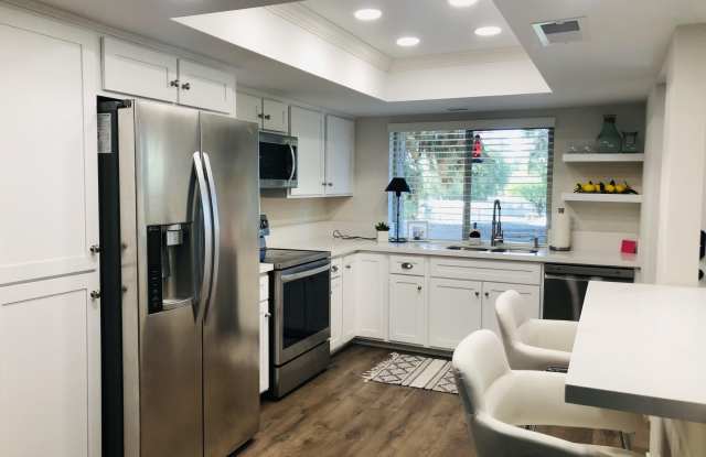 7316 N VIA CAMELLO DEL NORTE -- unit: 106