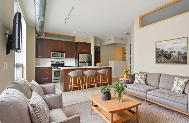 Modern 2-Bedroom Apartment with Private Patio in the Heart of Uptown