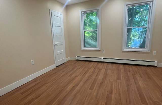 27 poplar Street unit: 1St Floor