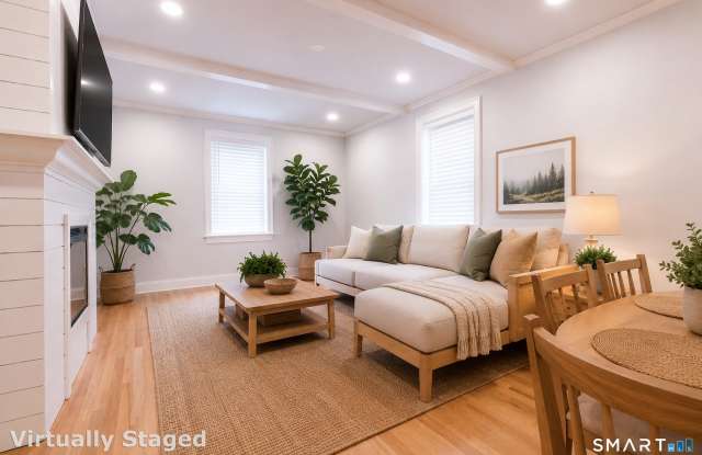 140 Woodside Green