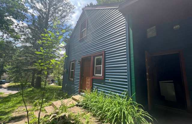 Photo of Click the “Apply Now” button or email wapmrentals@gmail.com for a prompt response.