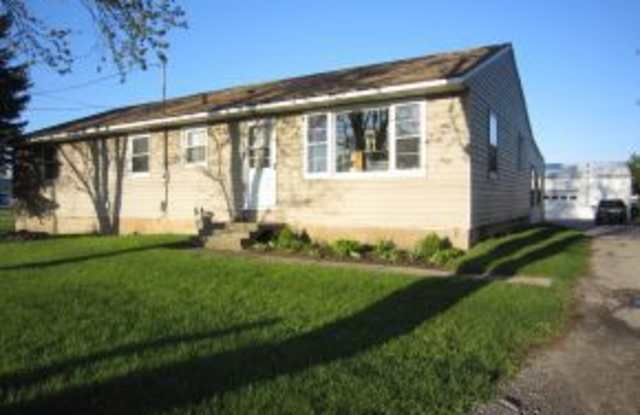 3210 Jackson Street - 3210 Jackson Street, Oshkosh, WI 54901