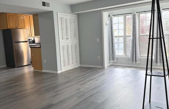 114 PROSPERITY Avenue SE unit: C