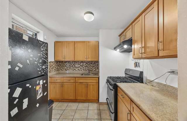 3176 Decatur Ave