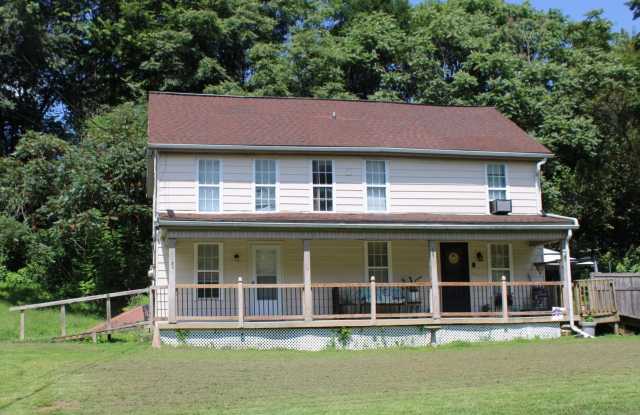 Photo of semi-detached home *MOVE IN SPECIAL*