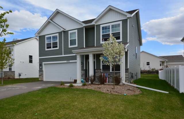 Beautiful 4-Bedroom Home with Modern Finishes & 2 Car Garage!