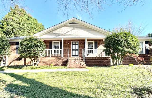 Spacious 3 Bedroom Home Convenient to New Garden