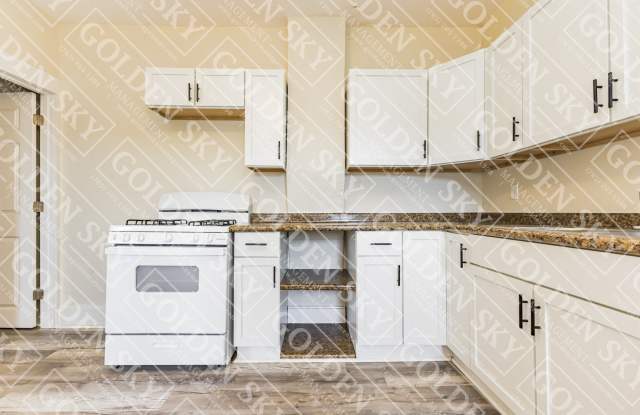 1821 Grand Avenue - NA