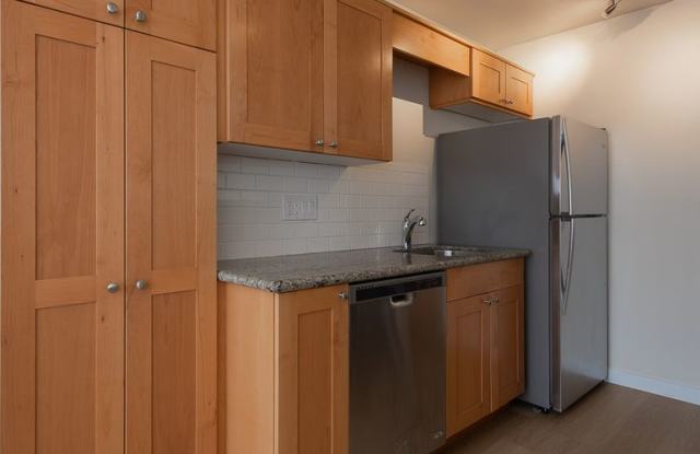 Updated 2bed/1bath in Prime Redmond Location!