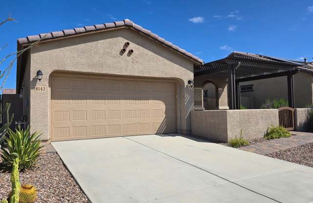 Gorgeous home in gated 55+ community of Canta Mia!