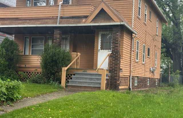 NO DEPOSIT East Cleveland Upstairs