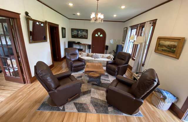 4134 Claycut Rd