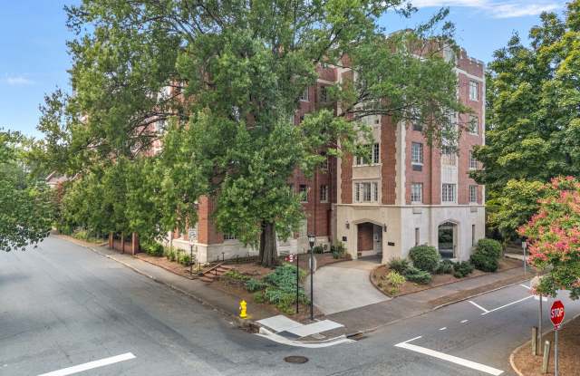 301 W 10th St