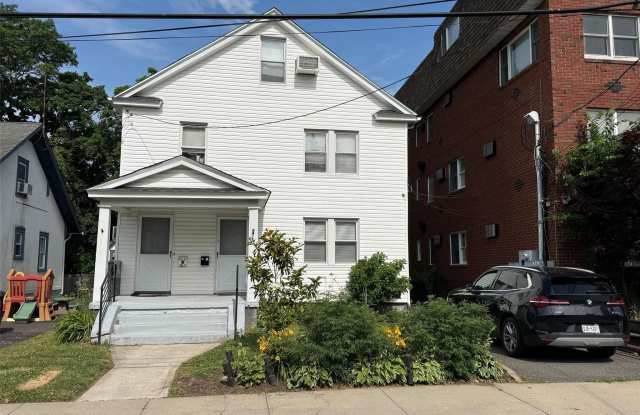 1082 Lynn Place